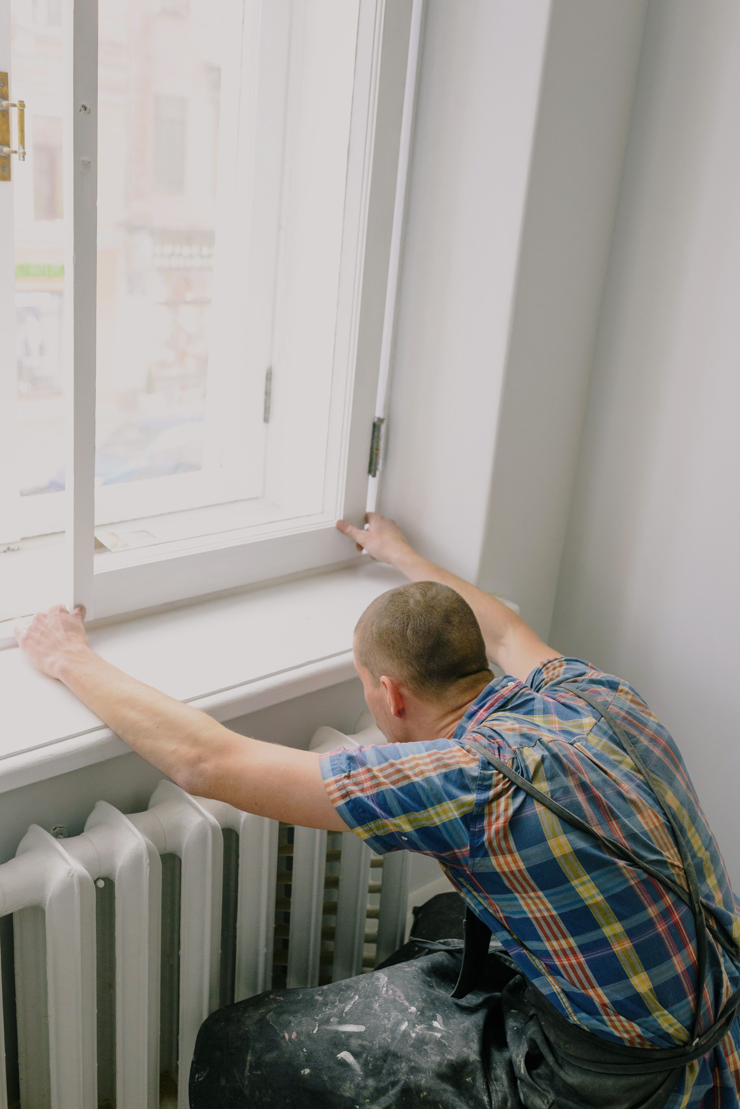 Caulk repair bathroom